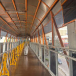 Skywalk Kebayoran Lama Masih Berbau Kotoran Kucing, Warga Minta Pembersihan Total