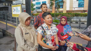 Skywalk Kebayoran Sediakan Area Khusus untuk Beri Makan Kucing Jalanan