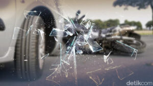 Tabrakan Mercedes vs Nissan March di Tol TMII Picu Kemacetan Parah