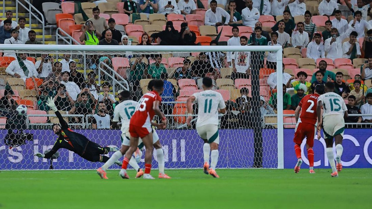 Timnas Indonesia Tersingkir di Arab Saudi, Kluivert dan Klok Jadi Sorotan Warganet