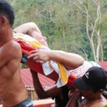 Turis Belanda Terjatuh di Air Terjun Tiu Kelep Lombok Utara, Alami Patah Tulang Kaki