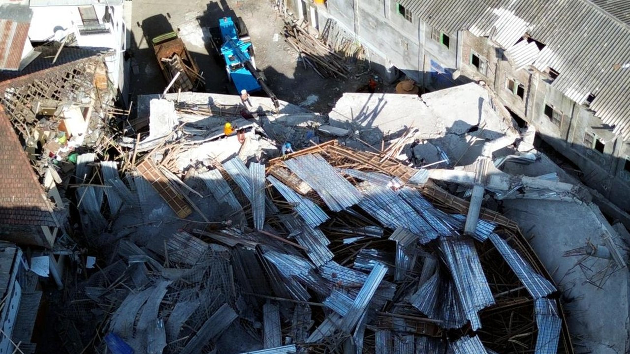 Update Evakuasi Korban Ambruk Ponpes Al-Khoziny: 103 Selamat, 14 Meninggal Dunia Update Evakuasi Korban Ambruk Ponpes Al-Khoziny: 103 Selamat, 14 Meninggal Dunia