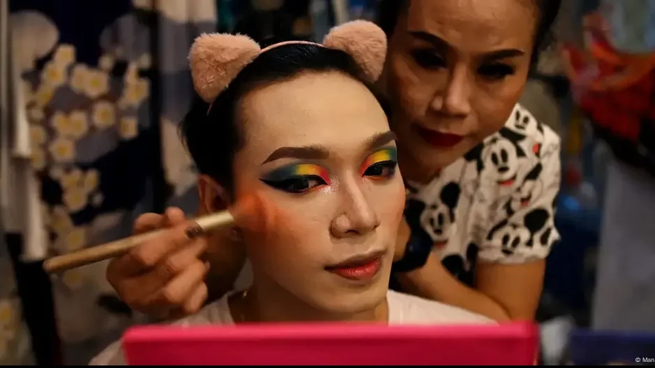 Vietnam Batalkan Parade Pride, Apa Tanda Kemunduran Hak LGBTQ+?