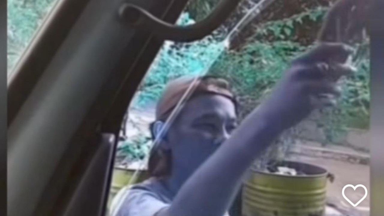 Viral Video Sopir Truk di Bogor Dipalak ‘Uang Koordinasi’, Polisi Turun Tangan Viral Video Sopir Truk di Bogor Dipalak ‘Uang Koordinasi’, Polisi Turun Tangan