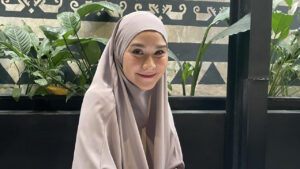 Zaskia Mecca Dampingi Putrinya Jalani Pemeriksaan Kasus Pemukulan Oknum TNI